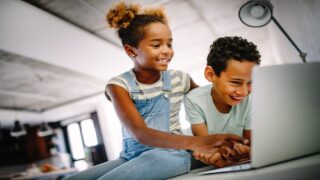 kids on laptop