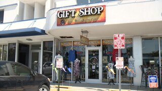 Tampa-Bay-Spring-Break-Gift-Shop-WFTS-HOLLENBECK-3.jpg